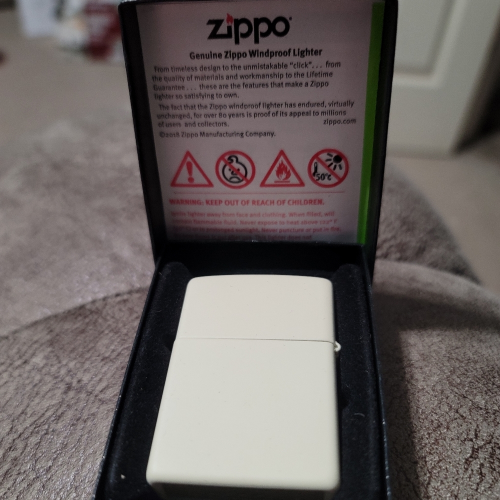 White Zippo